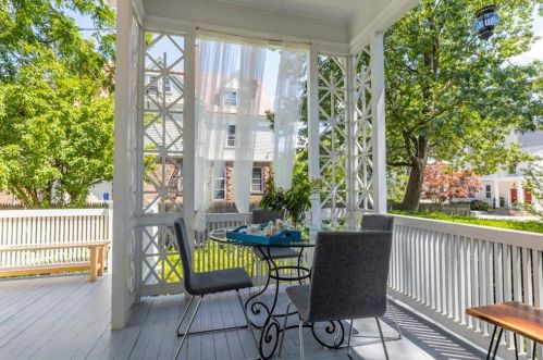 302 Angell St, Providence RI  02906-3212 exterior