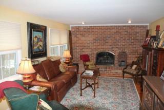 1644 Montmorency Dr, Vienna VA  22182-2021 exterior