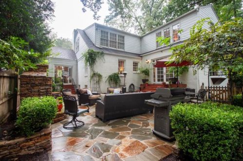 3103 Dl Dr, Atlanta GA 30305-2722 exterior