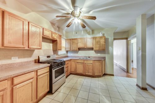 1719 Melvina Ave, Chicago IL 60646-1123 exterior