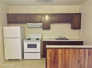 214 Highland Ave, Pittsburgh PA  15206-3935 exterior