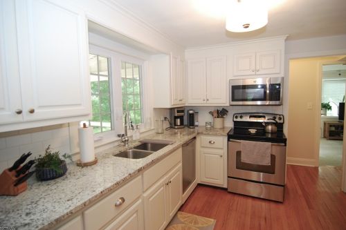 2 Ridge Dr, Berkeley Heights NJ  07922-2110 exterior