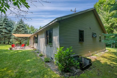 5826 Martin Rd, Meskegon MI 49441-5602 exterior