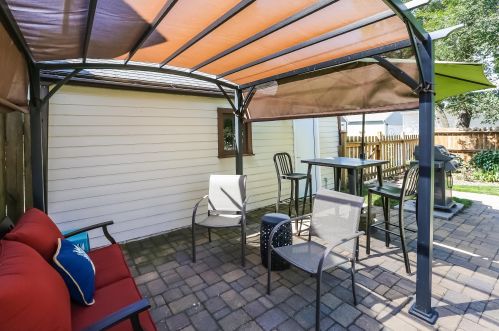 1360 Hartford Ave, Saint Paul MN 55116-1648 exterior