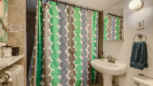 4209 Bernard St, Chicago IL 60618-1103 exterior