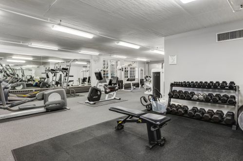 21 Chestnut St, Chicago IL 60610-3308 exterior