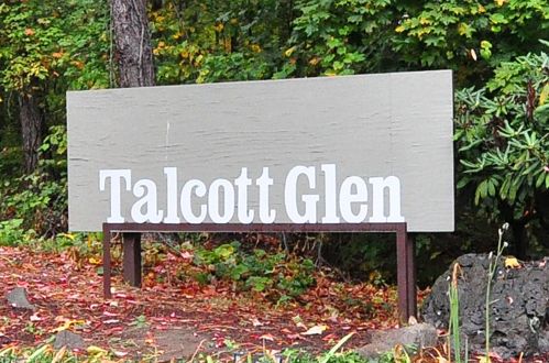 10 Talcott Gln, Farmington CT 06032-3526 exterior