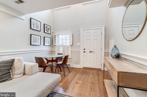 527 Wilkes St, Alexandria VA  22314-3723 exterior