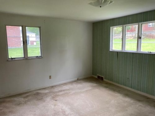 410 Garlow Dr, Pittsburgh PA  15235-1919 exterior