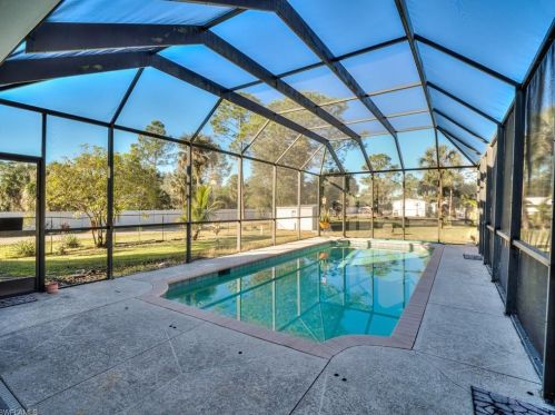 711 10 St, Naples FL 34117-9329 exterior