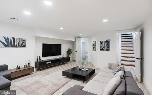 2015 5 St, Philadelphia PA 19148-2547 exterior