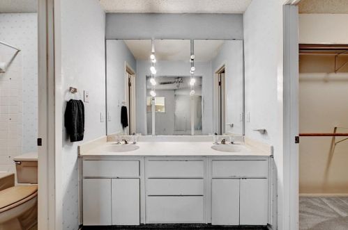 6303 5 Acre Wood St, Austin TX 78746-7125 exterior