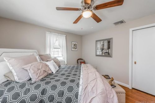 211 Frst St, Hartford CT 06118-2349 exterior