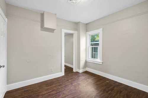 124 Thompson St, Poughkeepsie NY 12601-2621 exterior