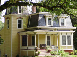 222 Grove St, Newton, MA 02466-2209