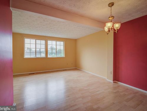 8304 Bark Tree Ct, Springfield VA  22153-3828 exterior