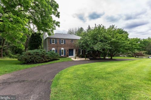 1905 Heritage Rd, Huntingdon Valley PA  19006-7813 exterior