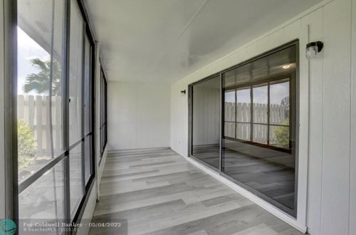 3 Mayfair Ln, Boynton Beach FL 33426-7717 exterior