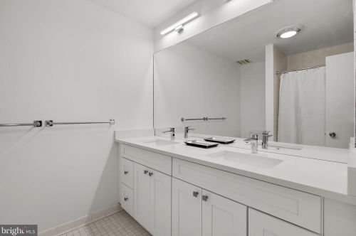 4341 Embassy Park Dr, Washington DC 20016-3607 exterior