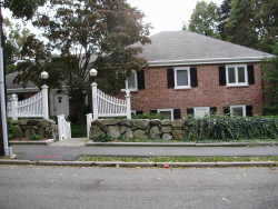 195 Prince St, Newton, MA 02465-2605