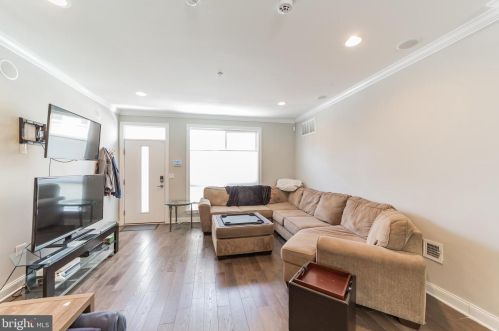 1239 17 St, Philadelphia PA 19121-5029 exterior