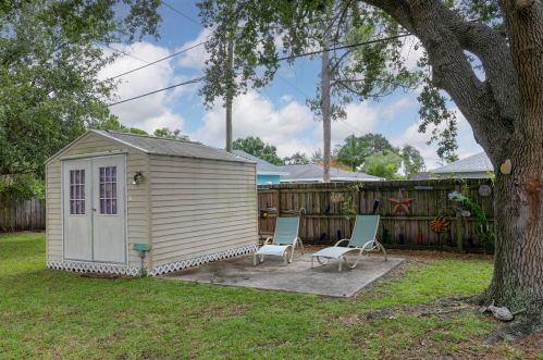 2193 Shelter Dr, Fort Pierce FL 34952-4849 exterior