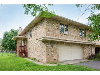 2300 Amberwood Dr, Saint Paul, MN 55125-3007
