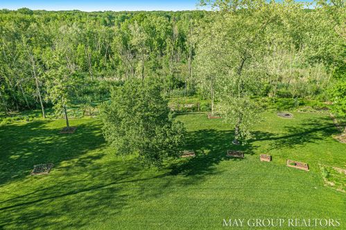 2326 Arbor Tree Ct, Grand Rapids MI 49546-8506 exterior