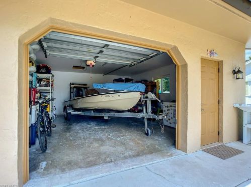 4039 Mohawk Pl, Naples FL 34112-6748 exterior