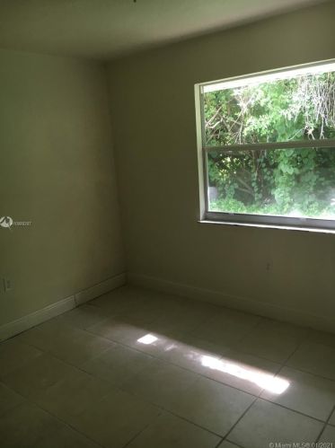 5014 Sanibel Ave, Fort Pierce FL 34951-5058 exterior