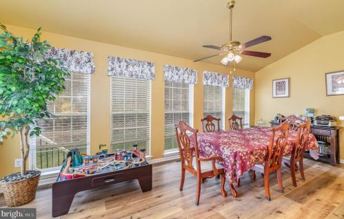 37 Louvain Dr, Hanover PA 17331-8696 exterior