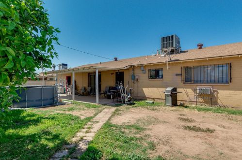 5743 38 Dr, Phoenix AZ 85053-2811 exterior