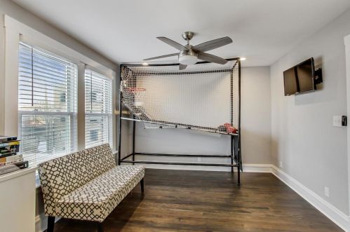 7443 Merrill Ave, Chicago IL  60649-3210 exterior