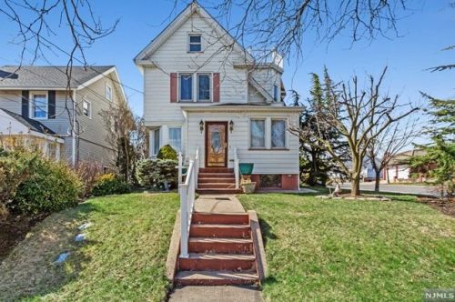 302 Lawrence Ave, Hasbrouck Heights, NJ 07604-2112