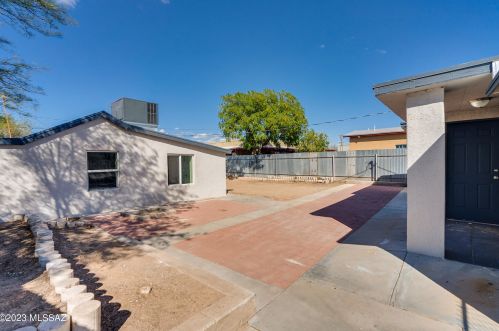 227 24 St, Tucson AZ 85713-1645 exterior
