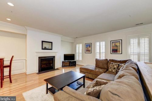 408 Royal St, Alexandria VA  22314-2335 exterior