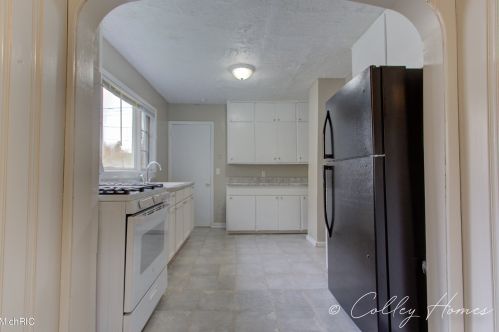 1443 Alamo Ave, Kalamazoo MI  49006-2215 exterior