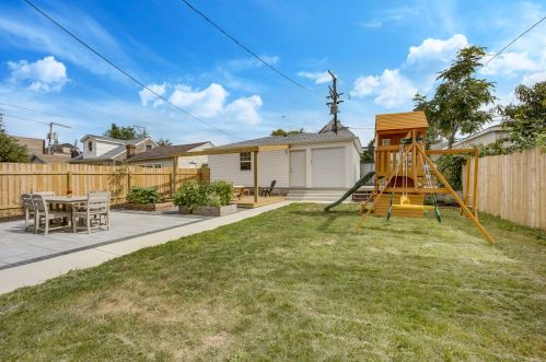 2823 Ridgeway Ave, Chicago IL 60625-6006 exterior