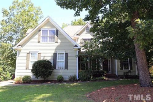 130 Normandy Dr, Clayton, NC 27527-4545