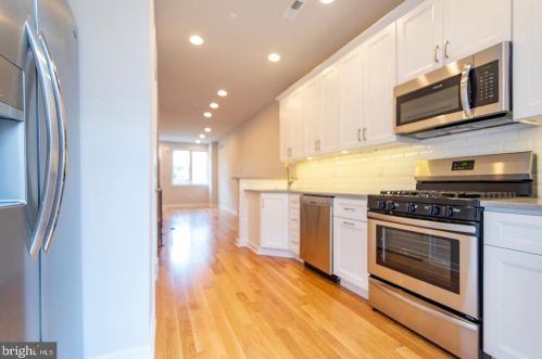 2645 Annin St, Philadelphia PA  19146-3820 exterior