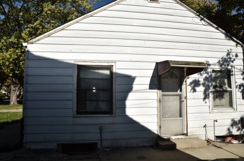 4884 27th St, Milwaukee, WI 53221-2604