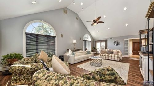 89 Miller Rd, Kinnelon, NJ 07405-3003