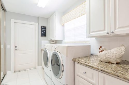 4091 Los Altos Ct, Naples FL 34109-1309 exterior