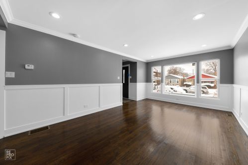 7312 Wolcott Ave, Chicago, IL 60626-1521