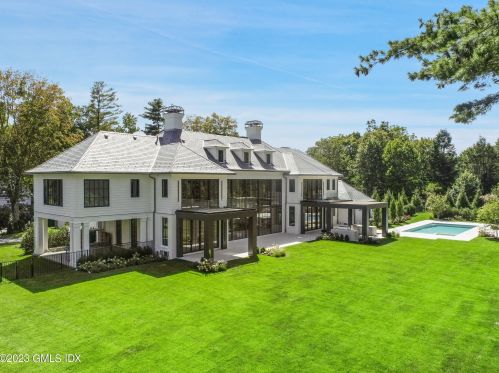 2 Midwood Rd, Greenwich CT 06830-3800 exterior