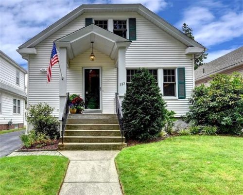 153 Modena Ave, Providence, RI 02908-2000