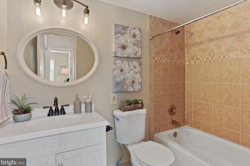 4106 11th Pl, Arlington VA 22201-4687 exterior