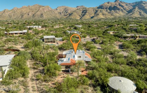 6715 Camino Padre Isidoro, Tucson AZ  85718-2037 exterior