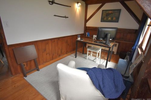 318 Litchfield Rd, Torrington CT 06791-2101 exterior