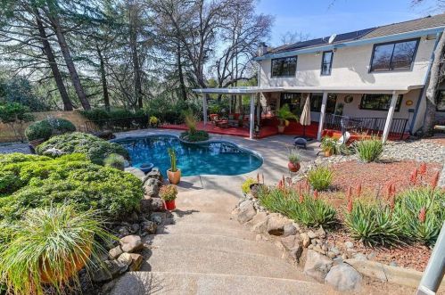 9811 Blue Lk Dr, Folsom CA 95630-1909 exterior